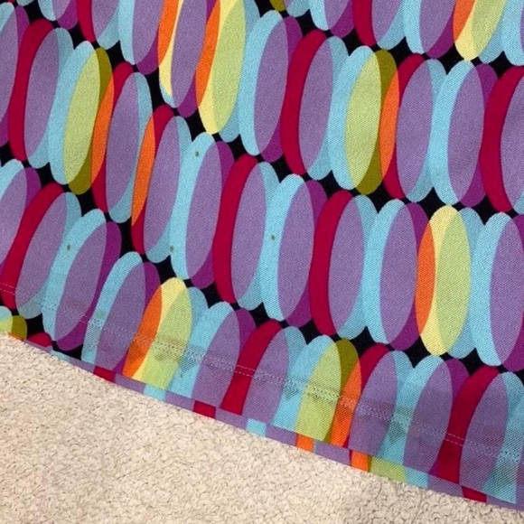 Abstract Micro Mesh Top - Picture 4 of 4